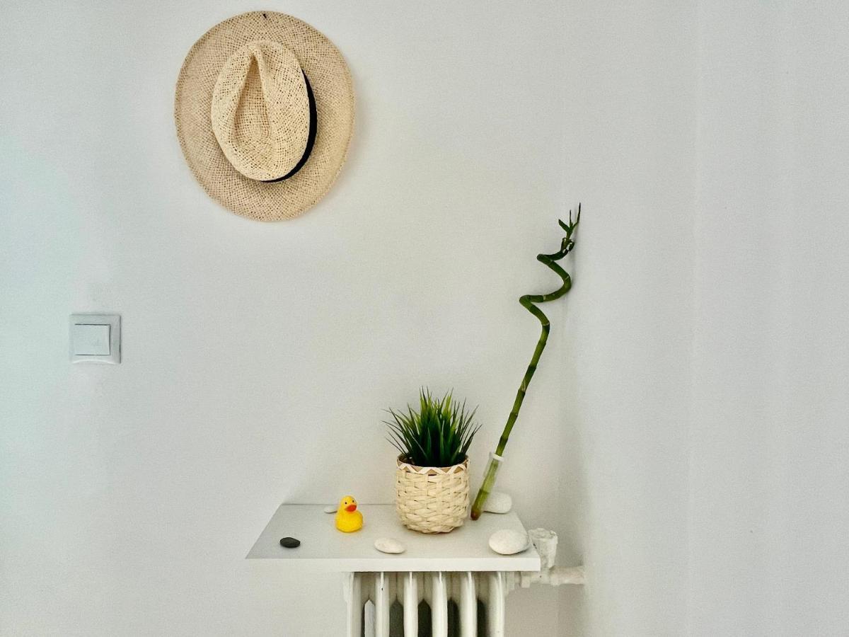 B&B Boutique Two Bedrooms Apartments เอเธนส์ ภายนอก รูปภาพ