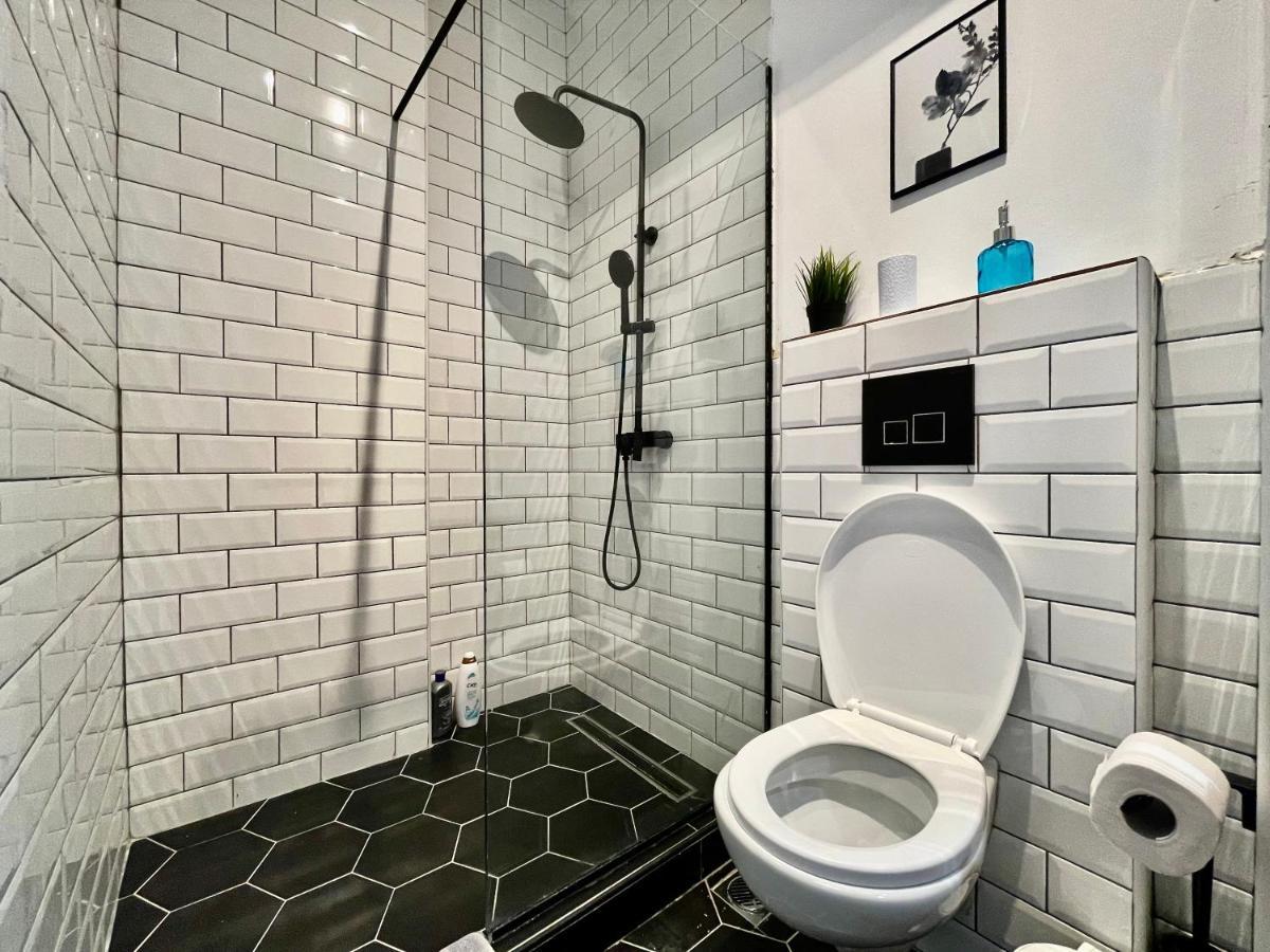 B&B Boutique Two Bedrooms Apartments เอเธนส์ ภายนอก รูปภาพ