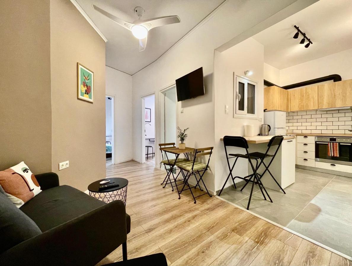 B&B Boutique Two Bedrooms Apartments เอเธนส์ ภายนอก รูปภาพ