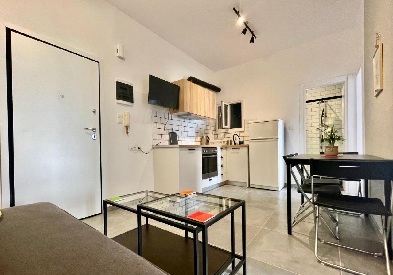 B&B Boutique Two Bedrooms Apartments เอเธนส์ ภายนอก รูปภาพ